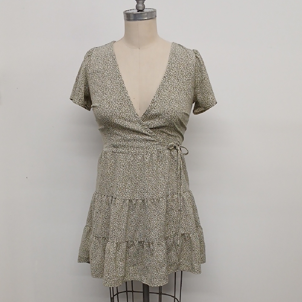 Abercrombie & Fitch Floral Wrap Dress Size Small